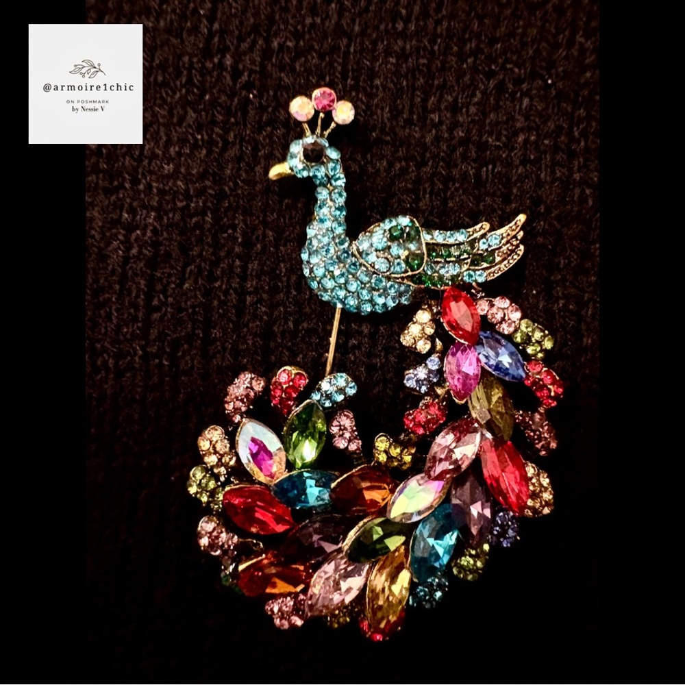 PEACOCK Brooch | Stonework on Gold Toned Metal